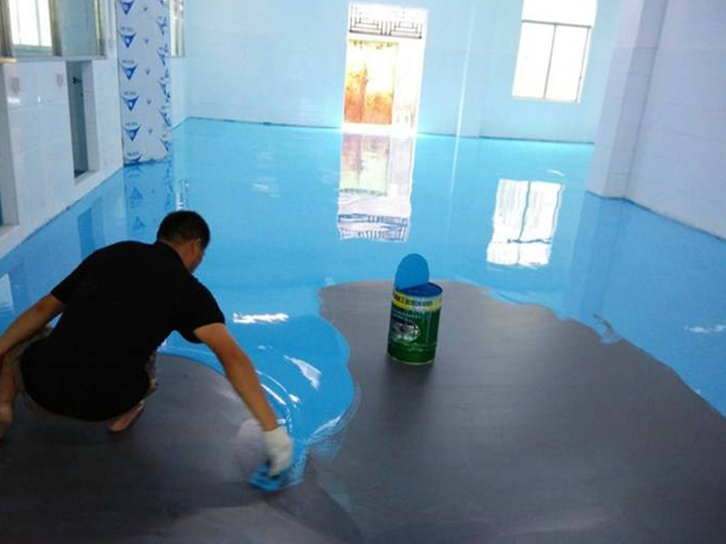 Does the epoxy floor need to be ground during the construction process?